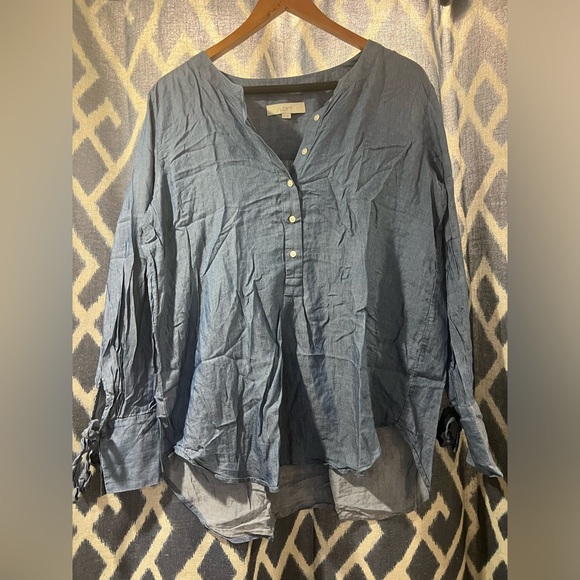 LOFT Chambray Blouse Size M - Picture 1 of 6